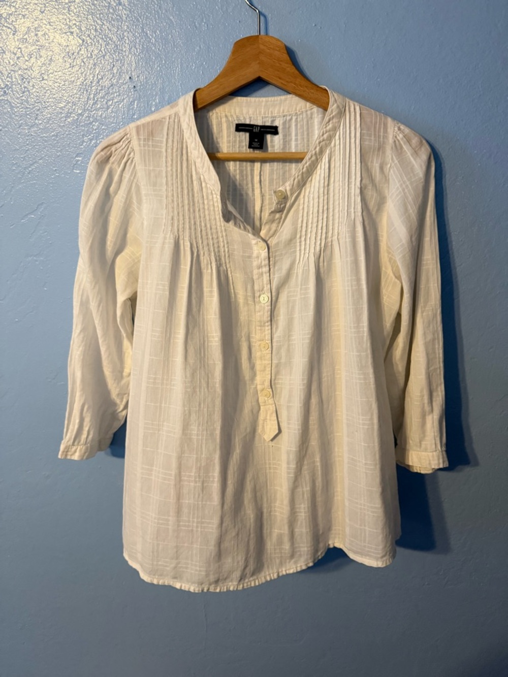 3 for $30! 💅🏻 GAP V-Neck Button Front Women's Blouse 💅🏻 Bundle SALE!
